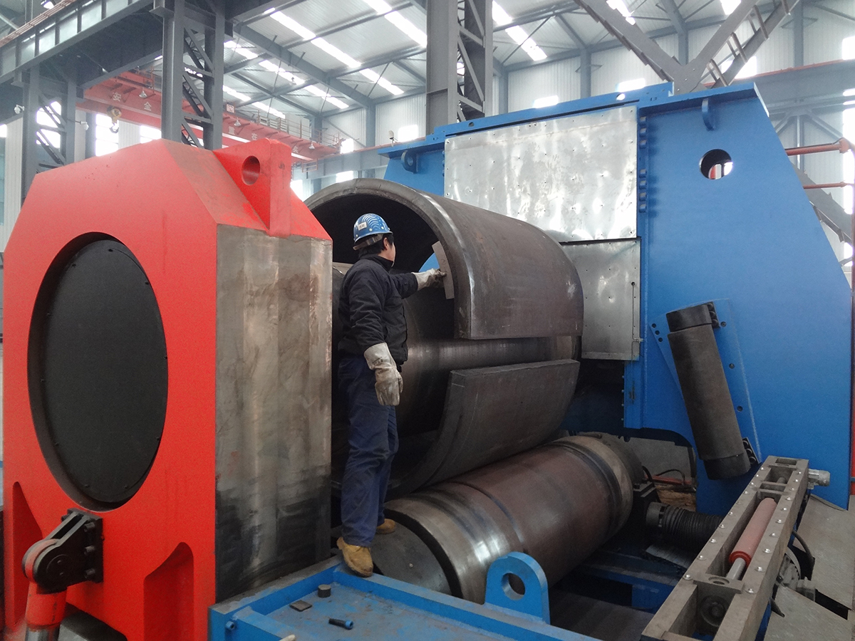 數(shù)控液壓水平下調(diào)式冷、熱卷板機（冷卷200mm）