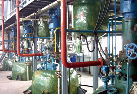 自吸加氫反應(yīng)釜（8臺(tái)生產(chǎn)現(xiàn)場）